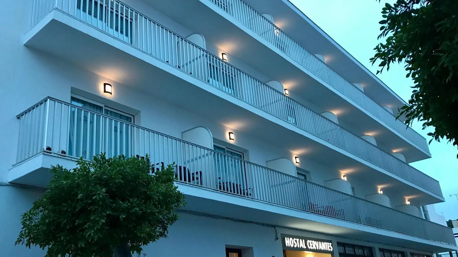 Гостевой дом Hostal Cervantes Сан-Антонио-Абад